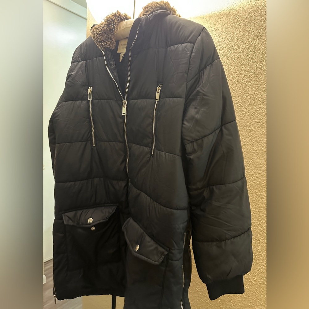 Forever 21 Black Hooded  with Faux Fur Collar